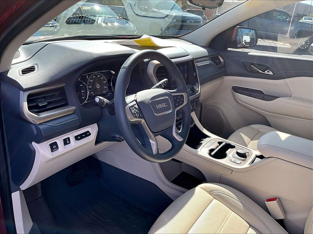 2023 GMC Acadia — photo 8