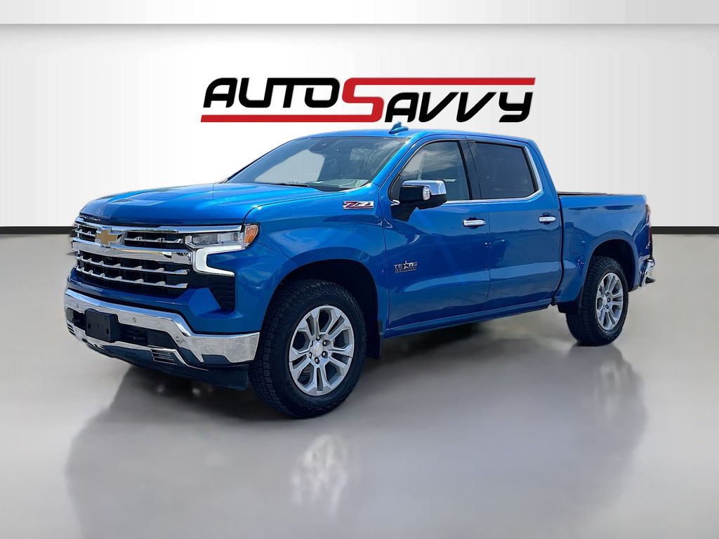 Used 2022 Blue Chevrolet LTZ image 3