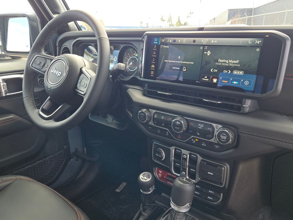 View vehicle photo 2