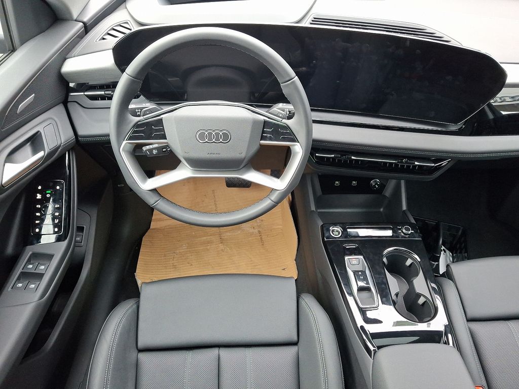 2025 Audi e-tron Premium 8