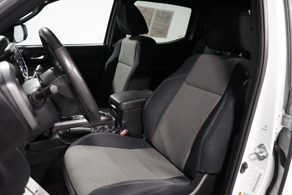 Thumbnail: 2021 Toyota Tacoma - 27