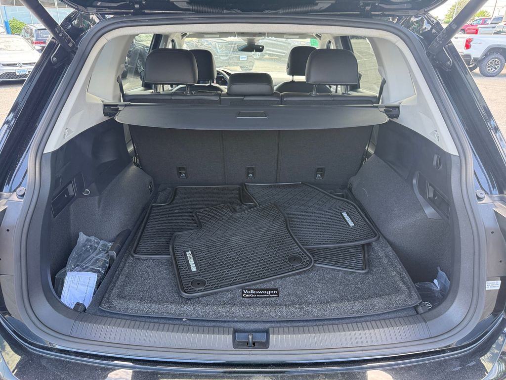 2024 Volkswagen Tiguan 2.0T SE photo