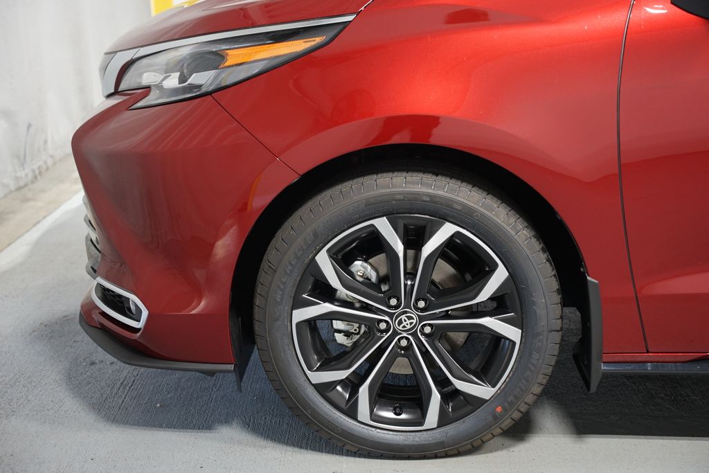 Thumbnail: 2025 Toyota Sienna - 5