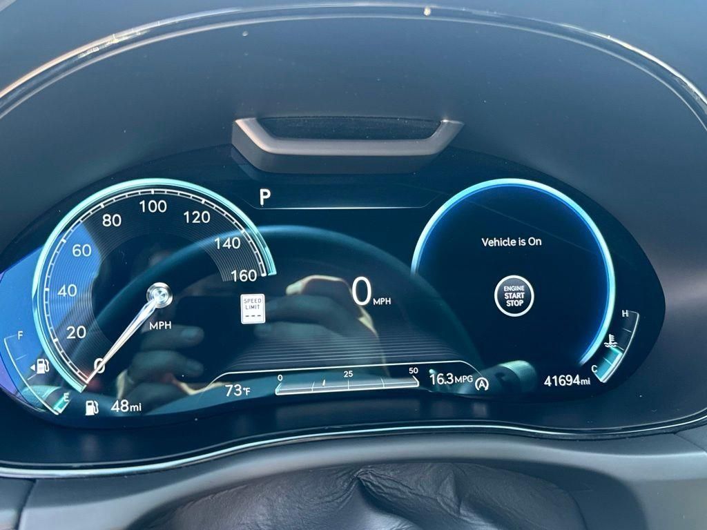 Used 2023 White Genesis 2.5T image 18