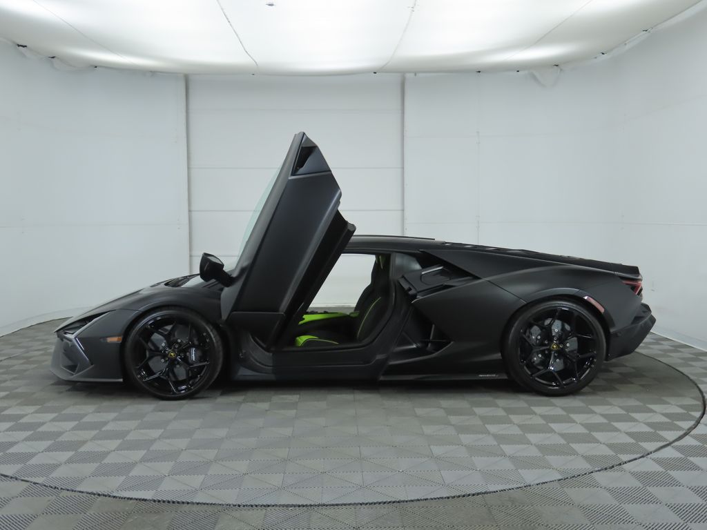 2024 Lamborghini   16