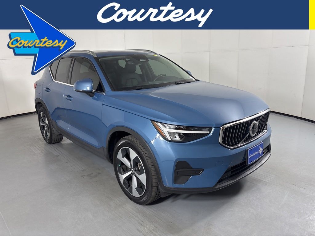 2025 Volvo XC40