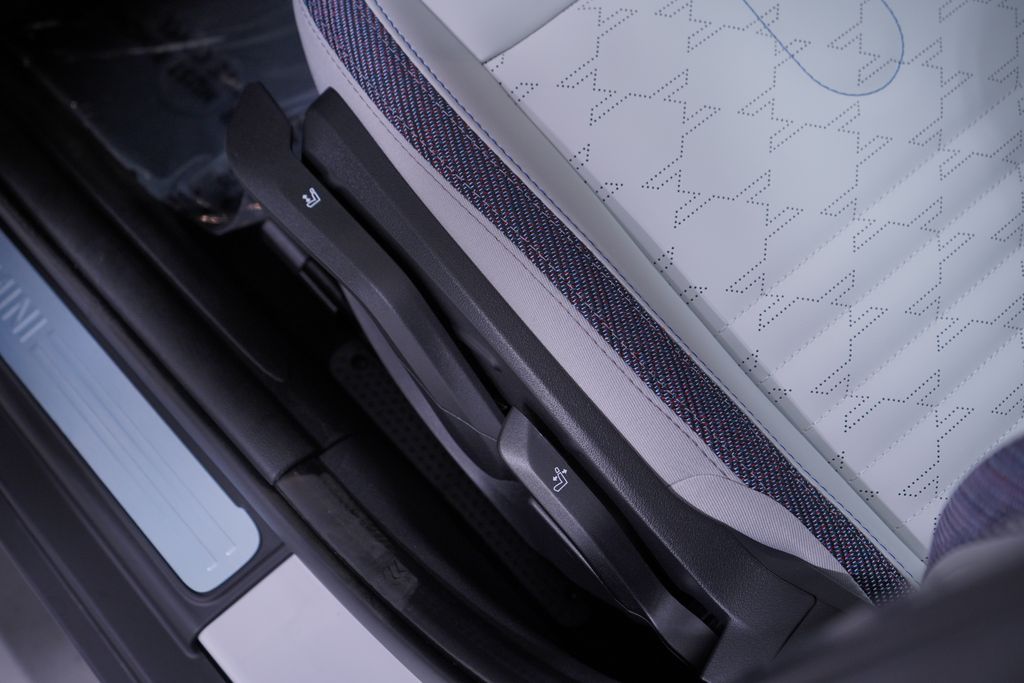 Thumbnail: 2026 MINI Cooper - 14