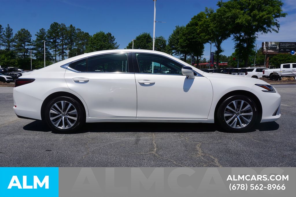 Used 2019 White Lexus 350 image 9