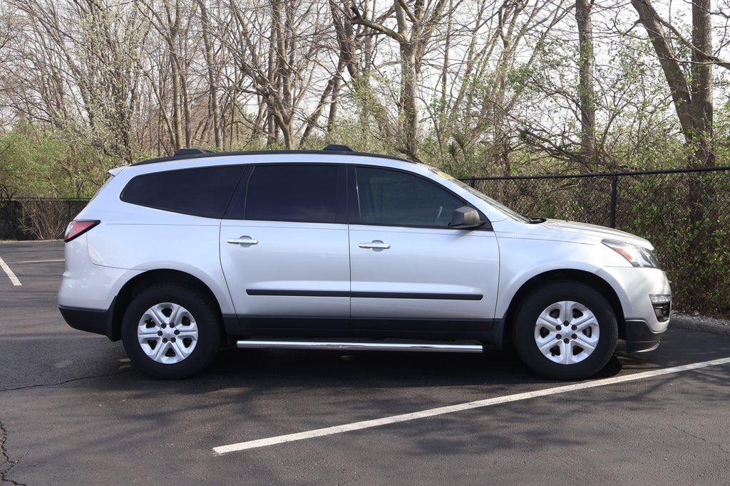 Thumbnail: 2016 Chevrolet Traverse - 10