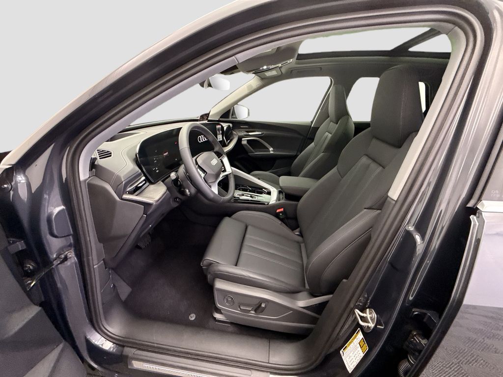 Thumbnail: 2025 Audi Q5 - 19