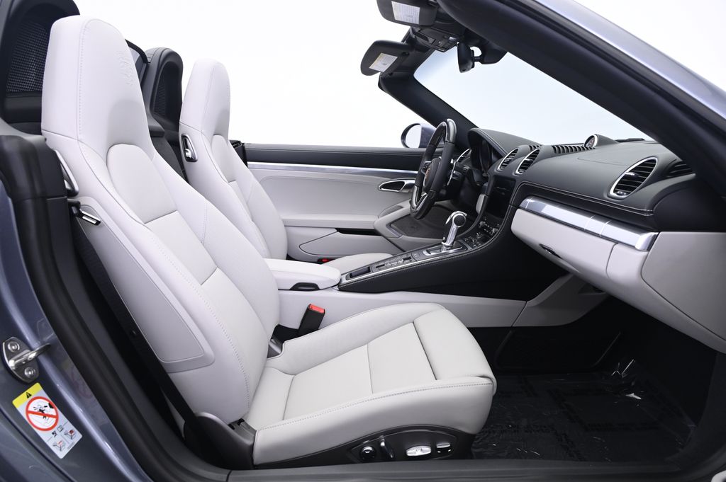 Thumbnail: 2025 Porsche 718 Boxster - 20