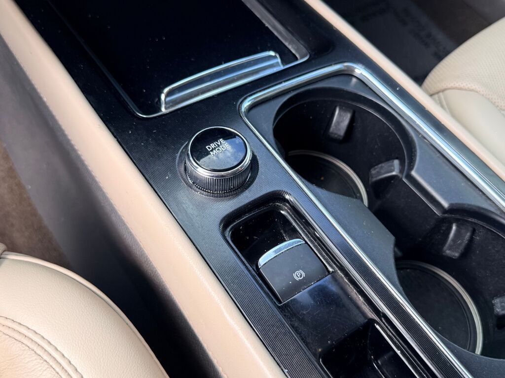 Thumbnail: 2020 Lincoln Corsair - 21