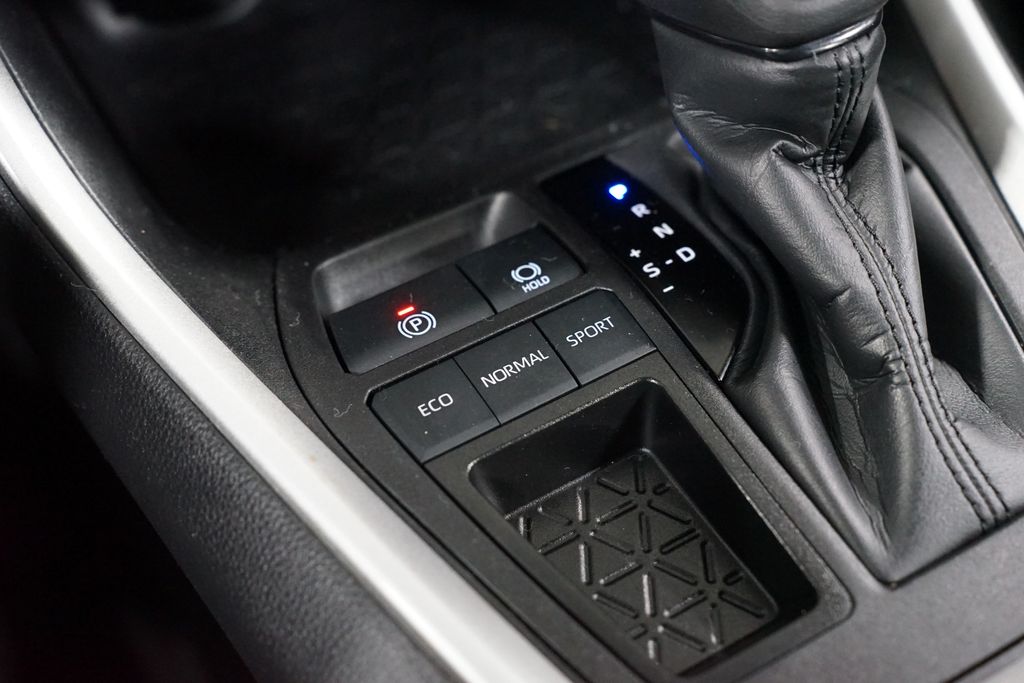 Thumbnail: 2024 Toyota RAV4 - 22