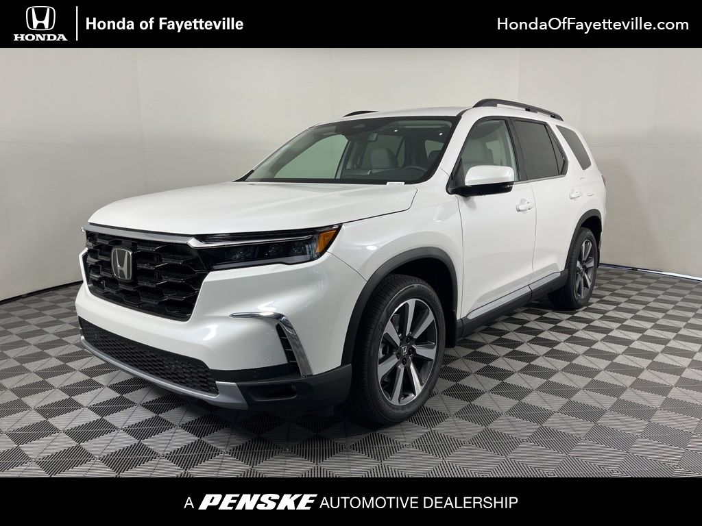 2025 Honda Pilot Touring -
                Fayetteville, AR