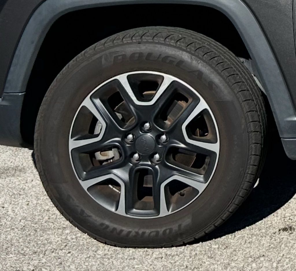Thumbnail: 2019 Jeep Compass - 9