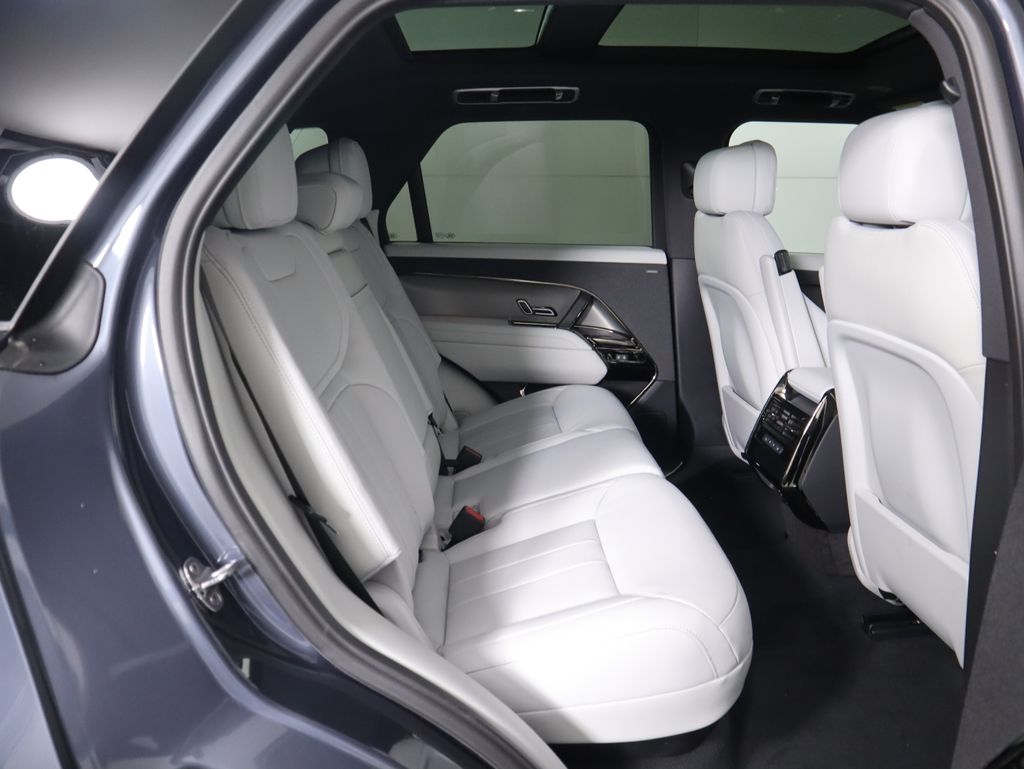 Thumbnail: 2026 Land Rover Range Rover Sport - 23