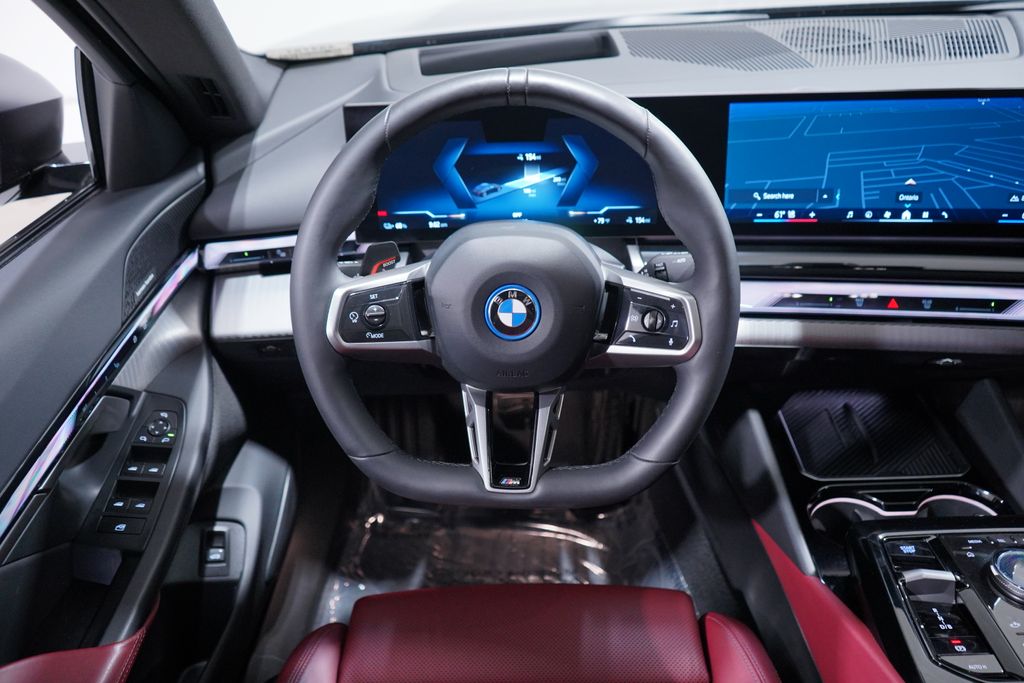 Thumbnail: 2025 BMW i5 - 10