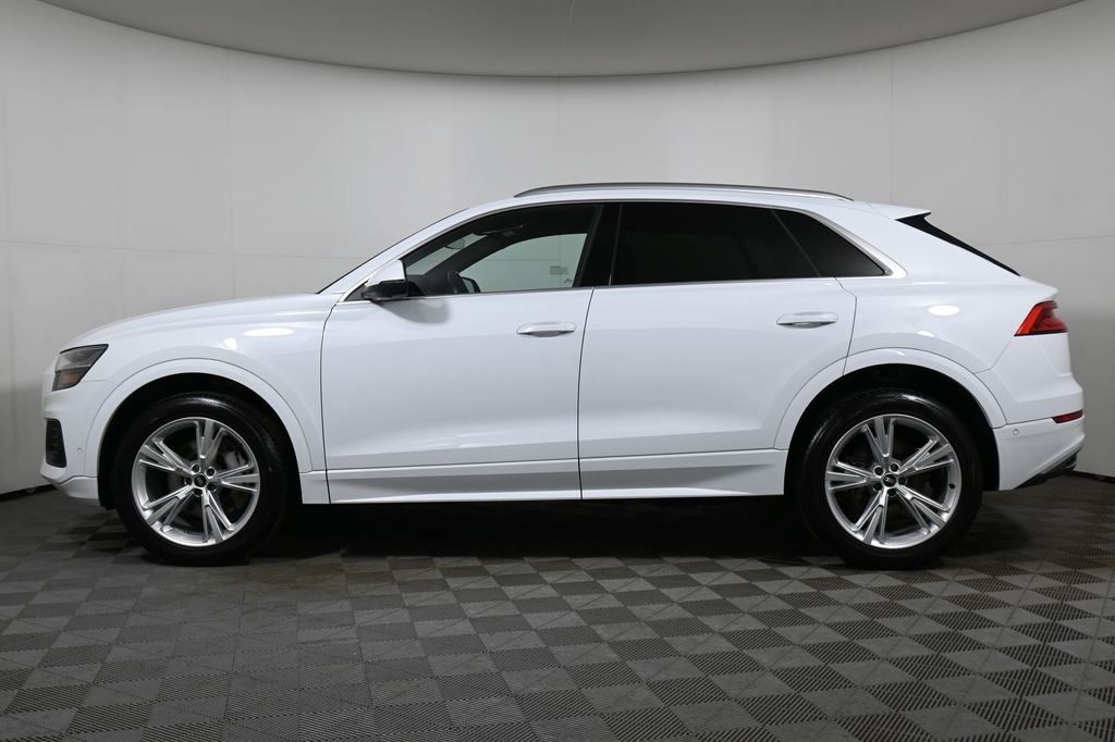 Thumbnail: 2021 Audi Q8 - 2