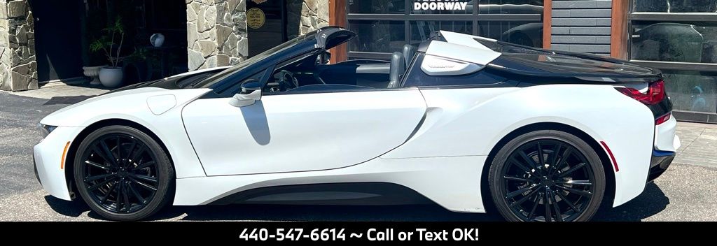2019 BMW i8 Base - Image 2