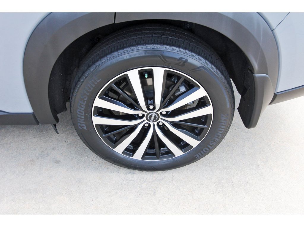 2024 Nissan Pathfinder Platinum Gray at North Houston Mitsubishi
