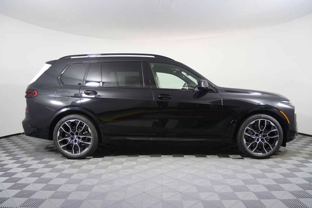Thumbnail: 2026 BMW X7 - 2