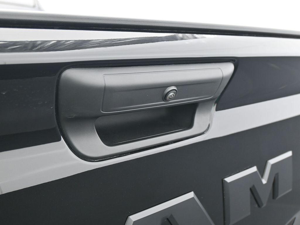 New 2026 Diamond Black Crystal Pearlcoat Ram Express image 32