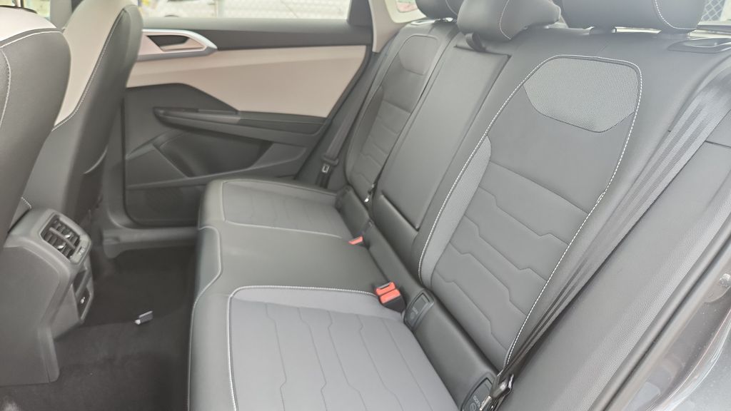 2025 Volkswagen Taos