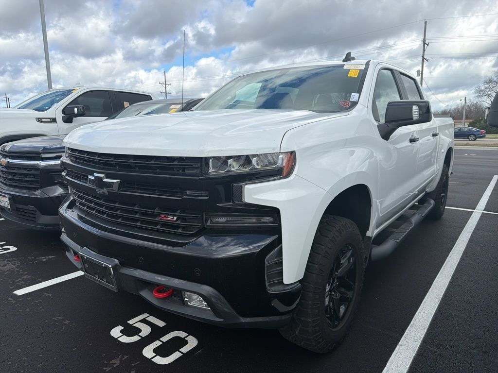 Summit White 2022 Chevrolet Silverado 1500 LT Trail Boss Crew Cab 4WD Pickup Truck Four-Wheel Drive Automatic
