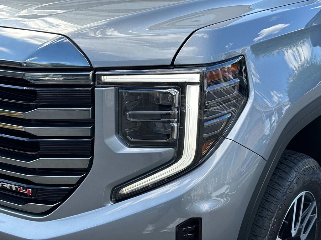 Thumbnail: 2023 GMC Sierra 1500 - 2