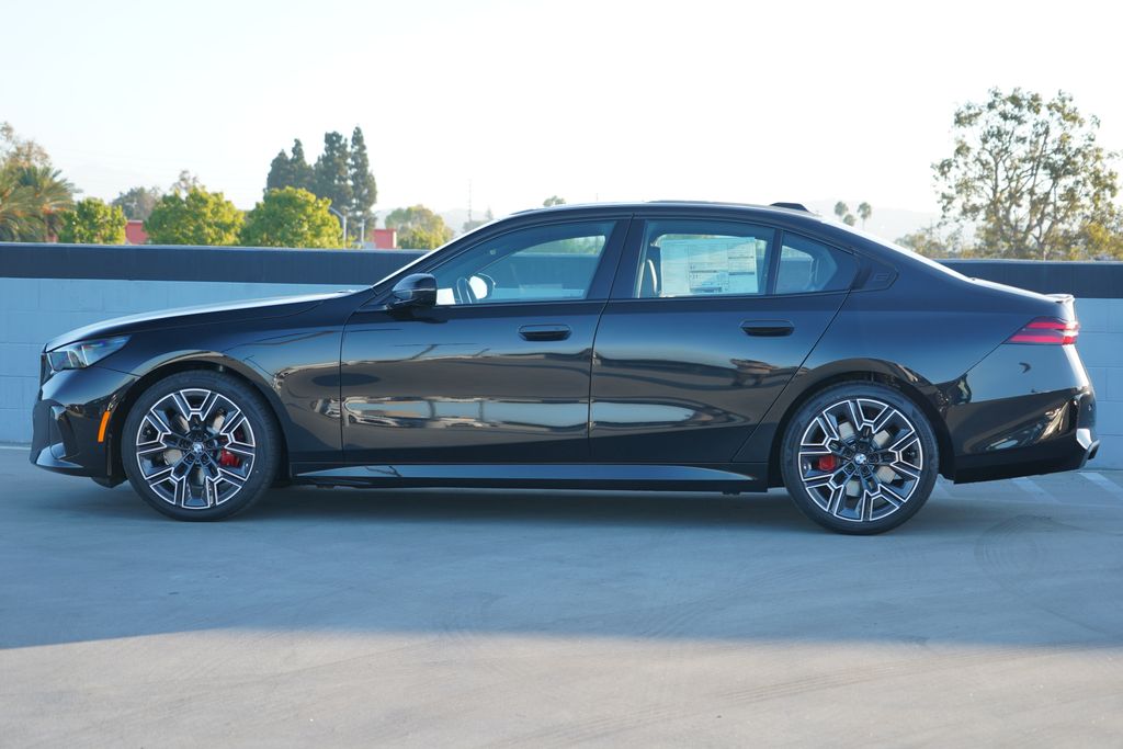 Thumbnail: 2027 BMW 5 Series - 4