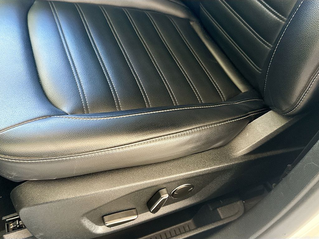 2019 Ford Edge SEL - Photo 18