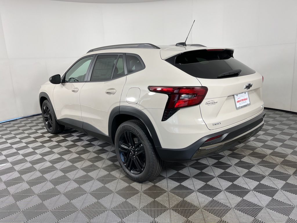 Thumbnail: 2026 Chevrolet Trax - 3