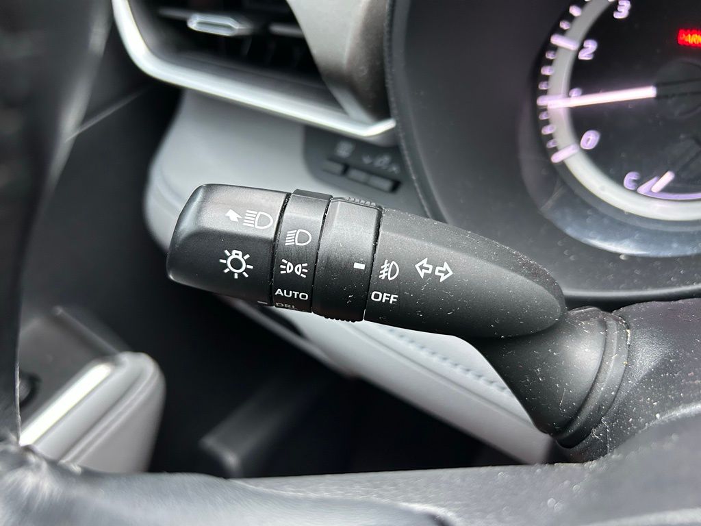 Thumbnail: 2023 Toyota Highlander - 21