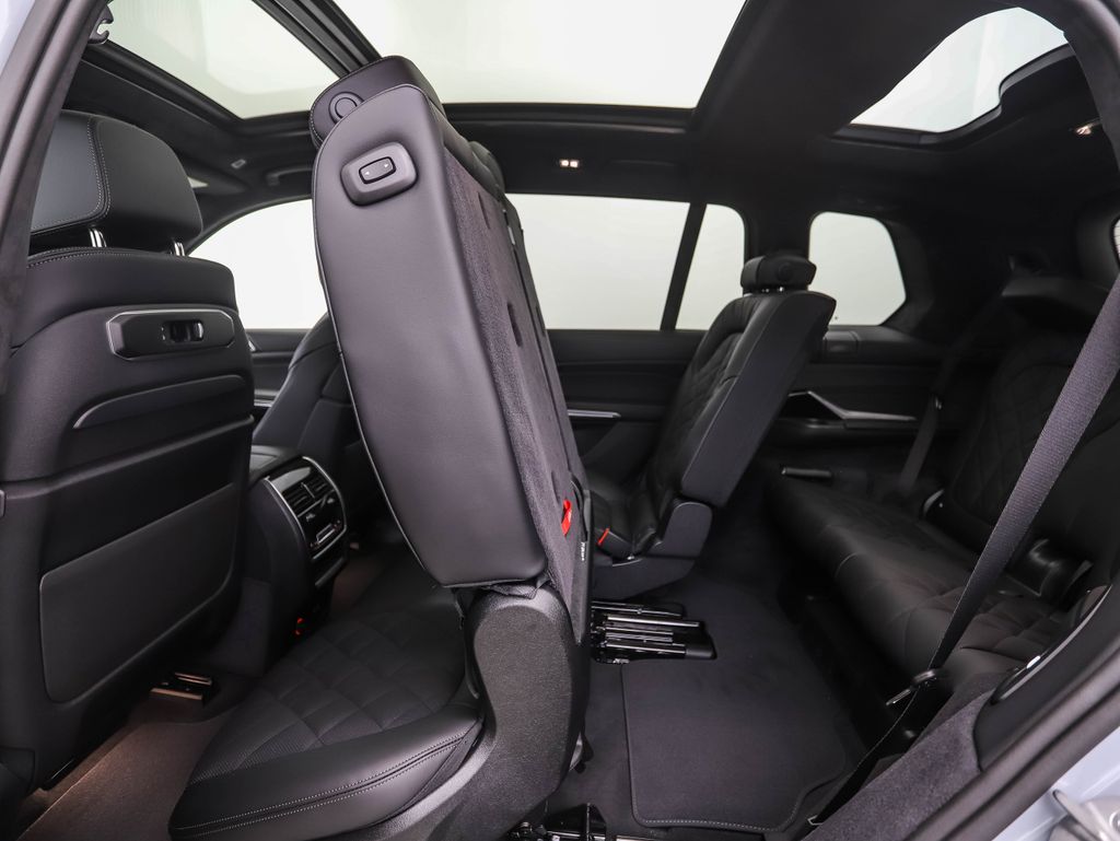 Thumbnail: 2026 BMW X7 - 26