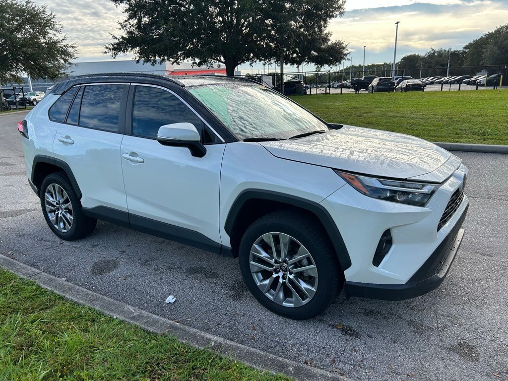 Thumbnail: 2022 Toyota RAV4 - 7