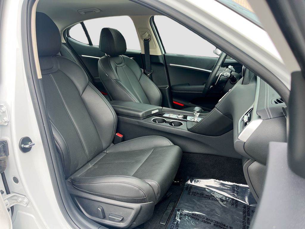 Used 2025 White Genesis 2.5T image 27