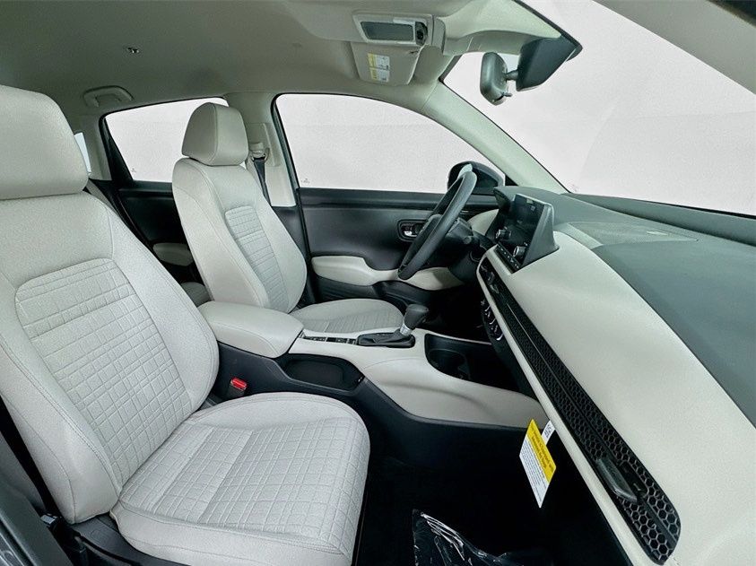 2025 Honda HR-V LX photo
