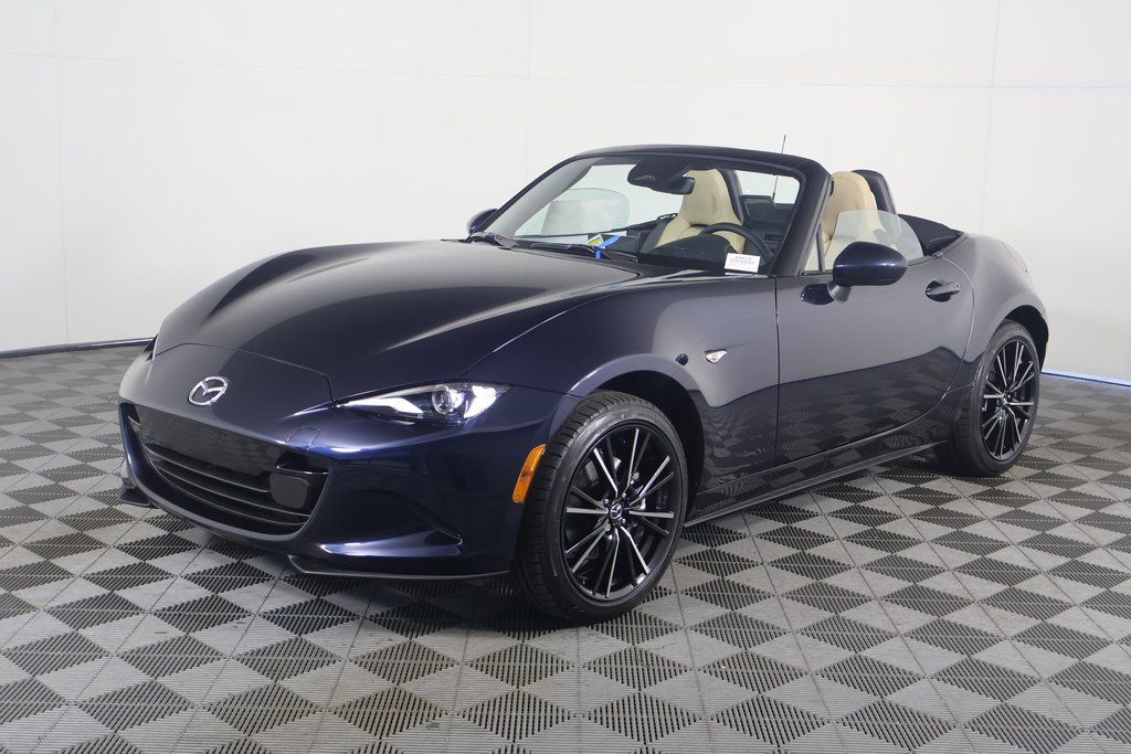 Thumbnail: 2025 Mazda MX-5 Miata - 3