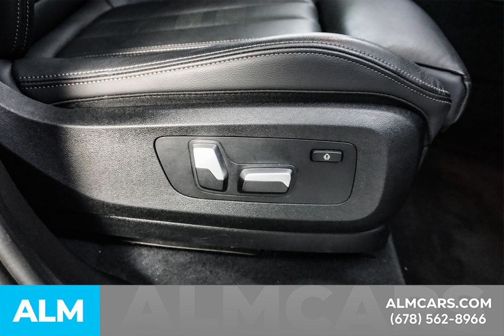 Used 2022 White BMW xDrive40i image 50