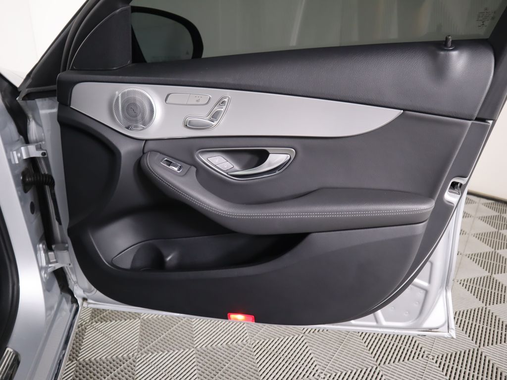 Thumbnail: 2020 Mercedes-Benz C-Class - 25
