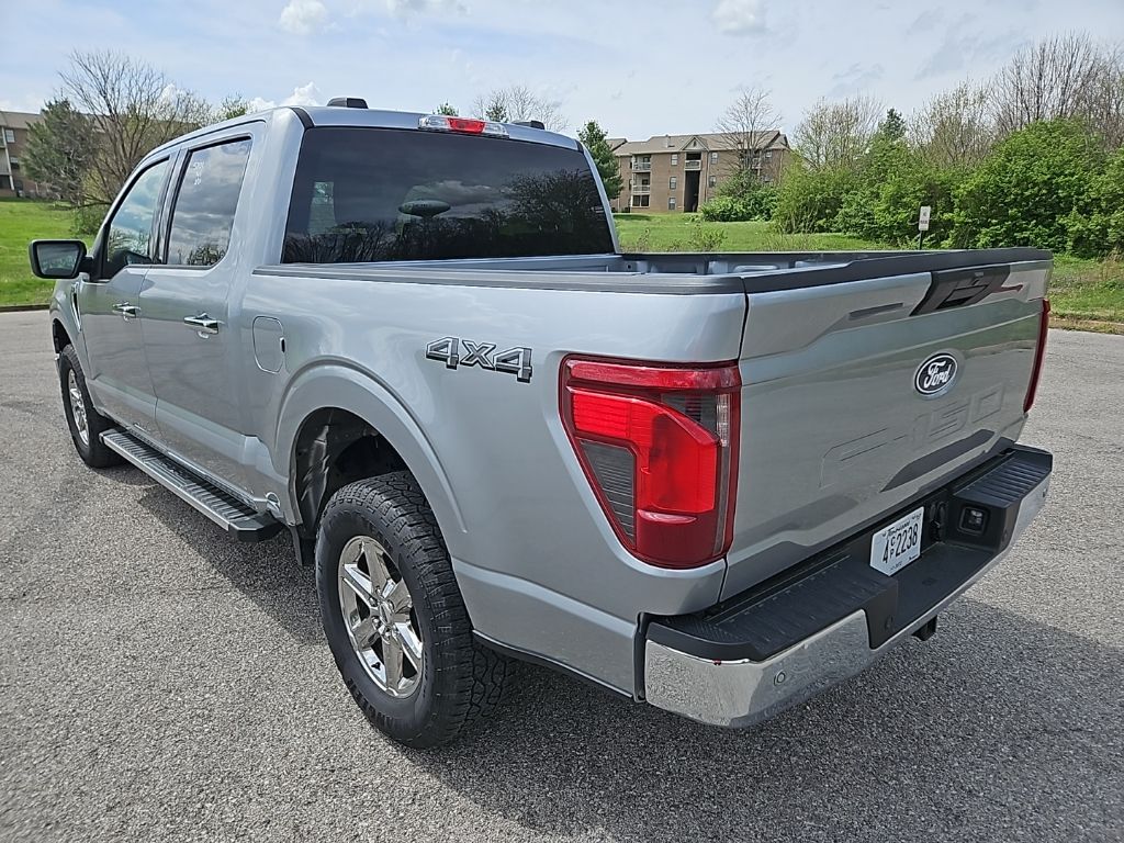 View vehicle photo 4