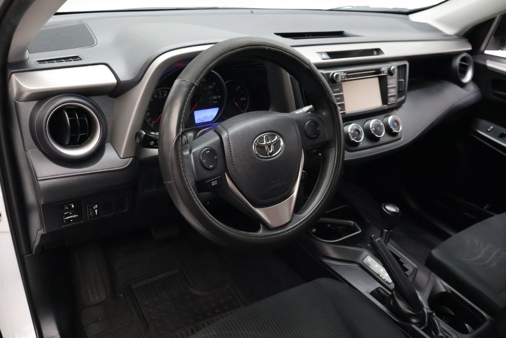 Thumbnail: 2016 Toyota RAV4 - 15