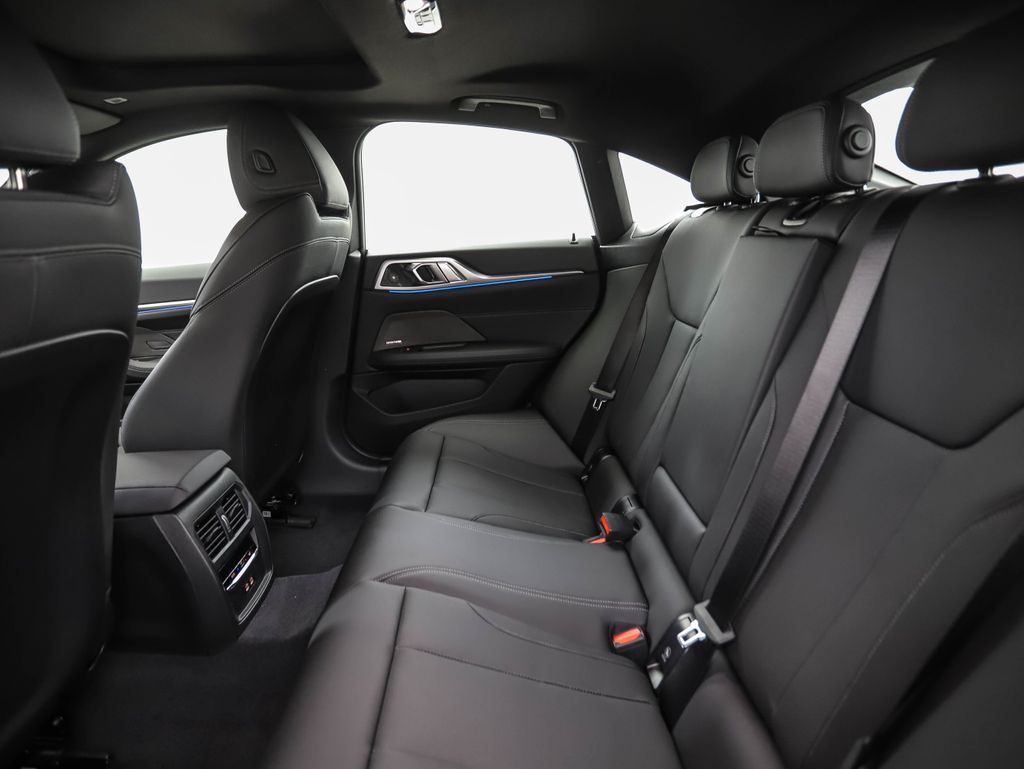 Thumbnail: 2026 BMW i4 - 22