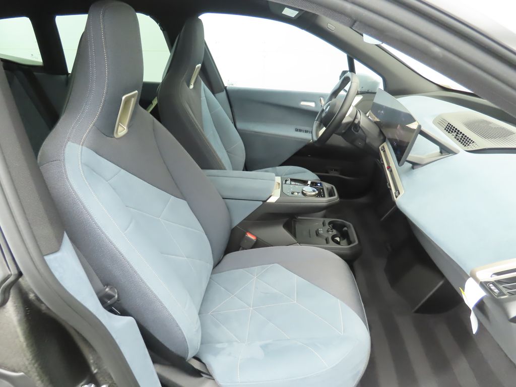 Thumbnail: 2024 BMW iX - 21
