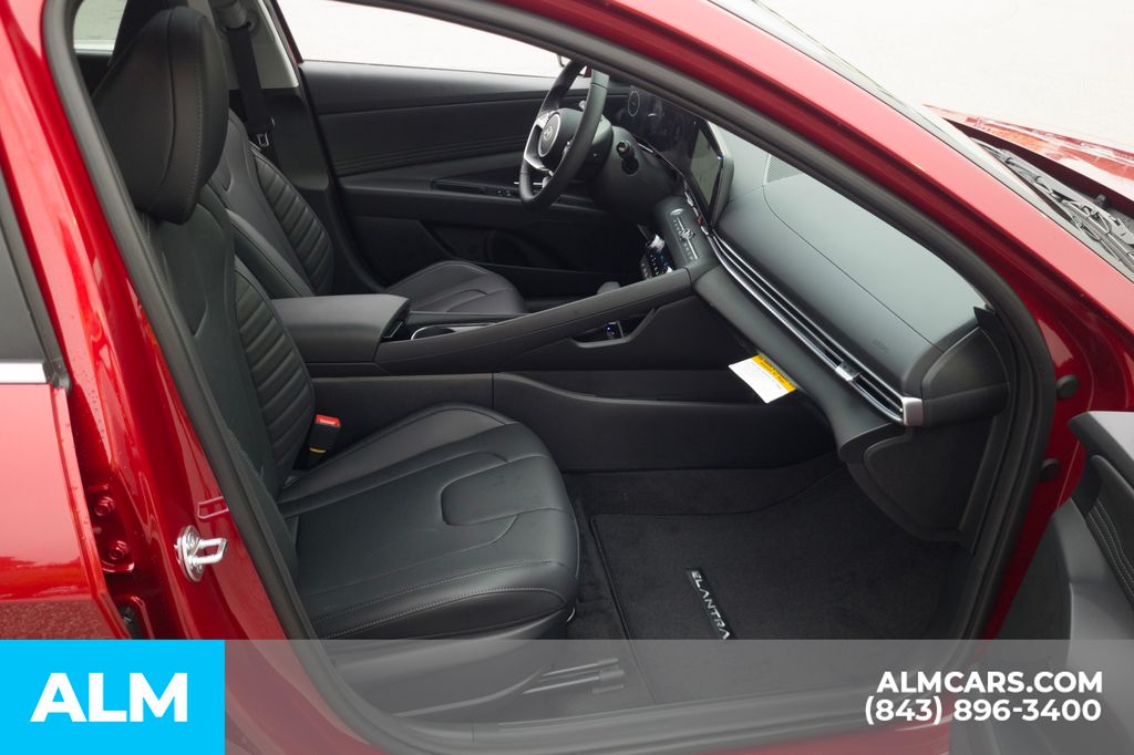 2025 Hyundai Elantra Limited photo 18