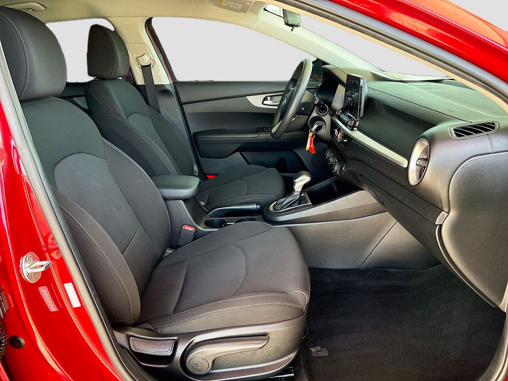 Thumbnail: 2021 Kia Forte - 19