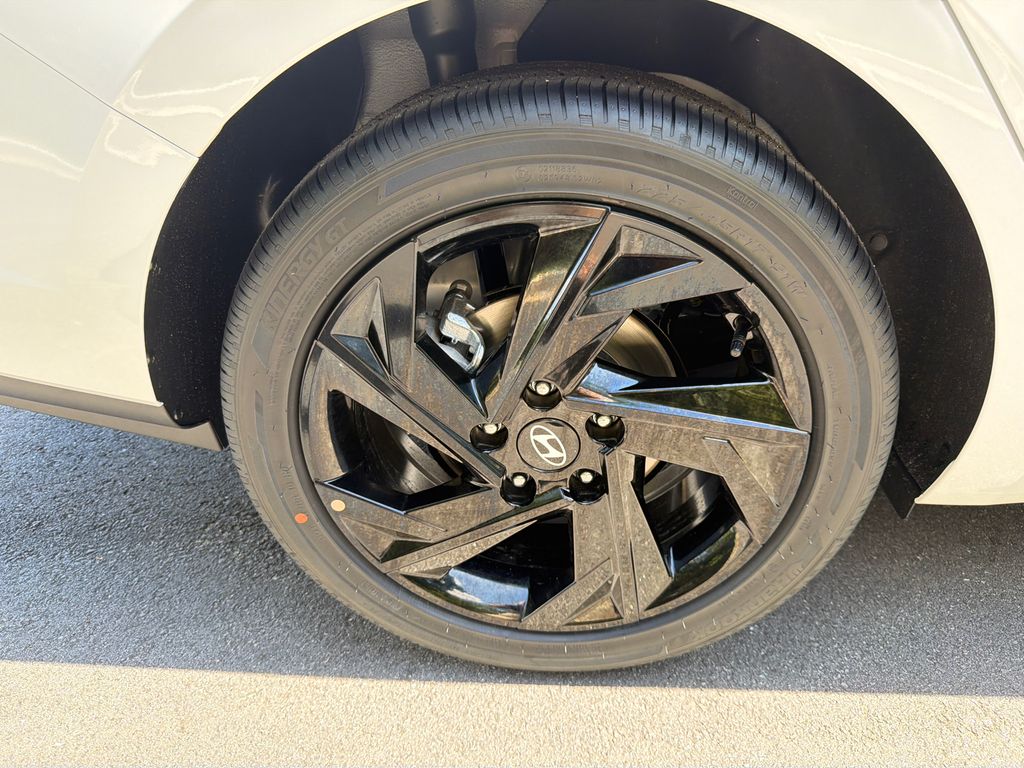 New 2026 White Hyundai SEL Sport image 18