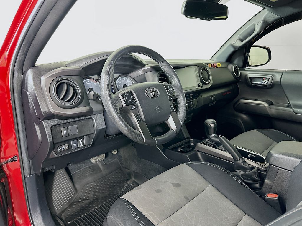 Thumbnail: 2022 Toyota Tacoma - 9