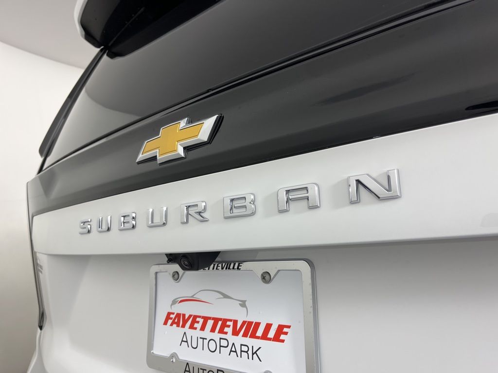 Thumbnail: 2025 Chevrolet Suburban - 19