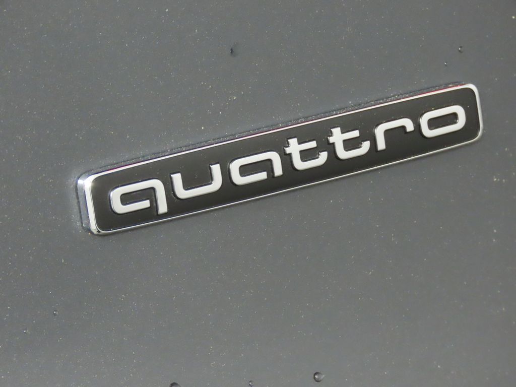 Thumbnail: 2025 Audi Q5 - 10